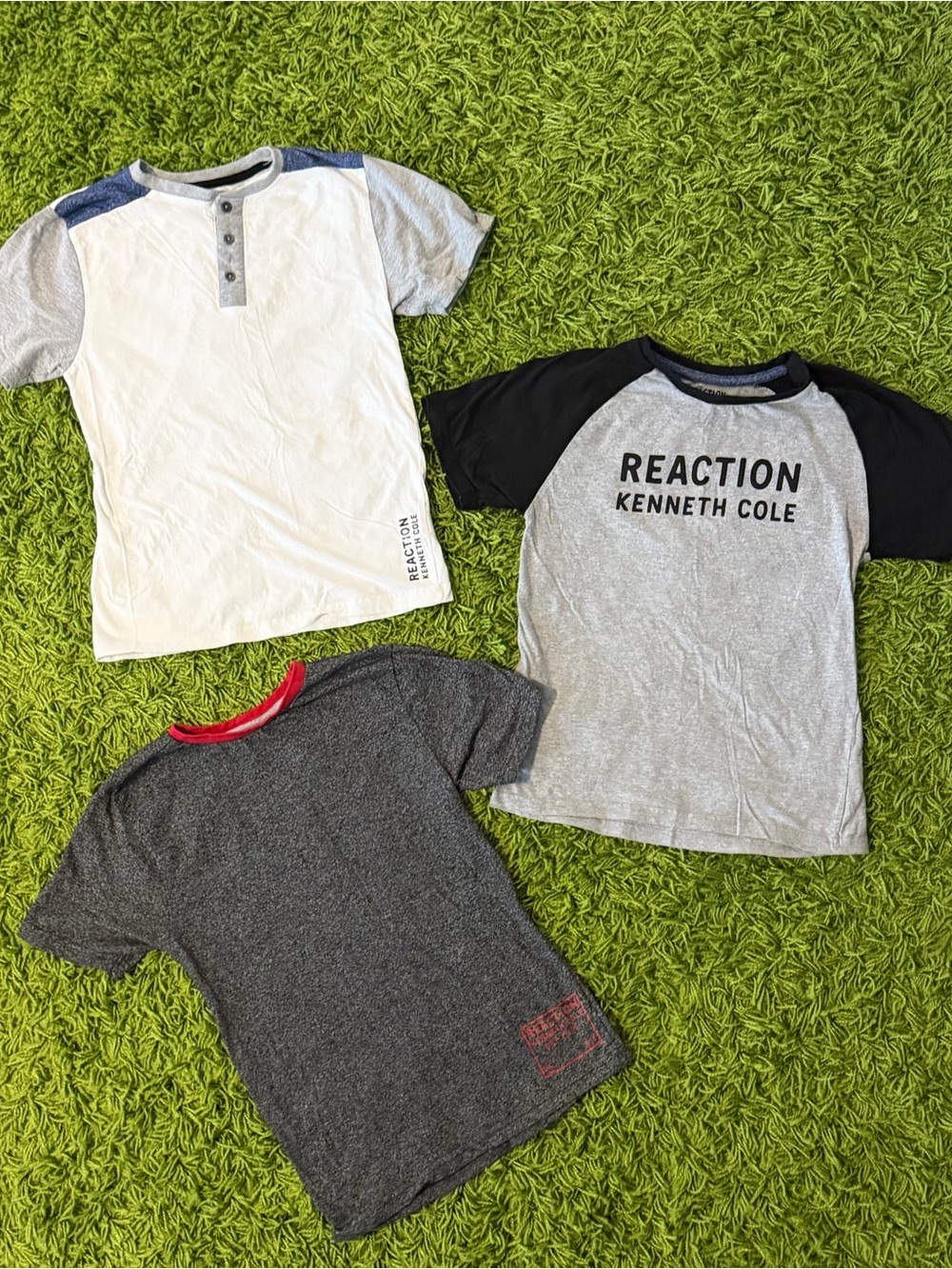Kenneth Cole Reaction Boys' Gray & Black Raglan Logo Tee